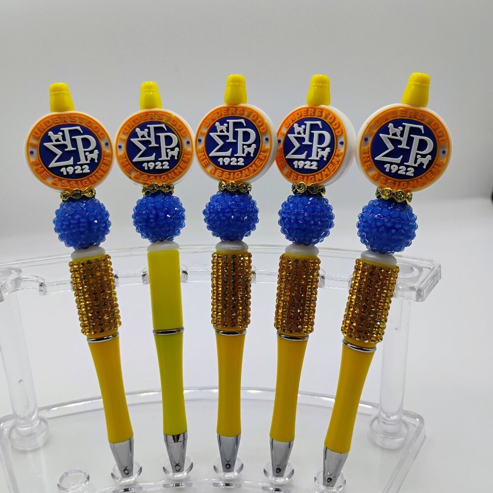 Pretty Poodles Pens new condition with refillable ink 5 pieces